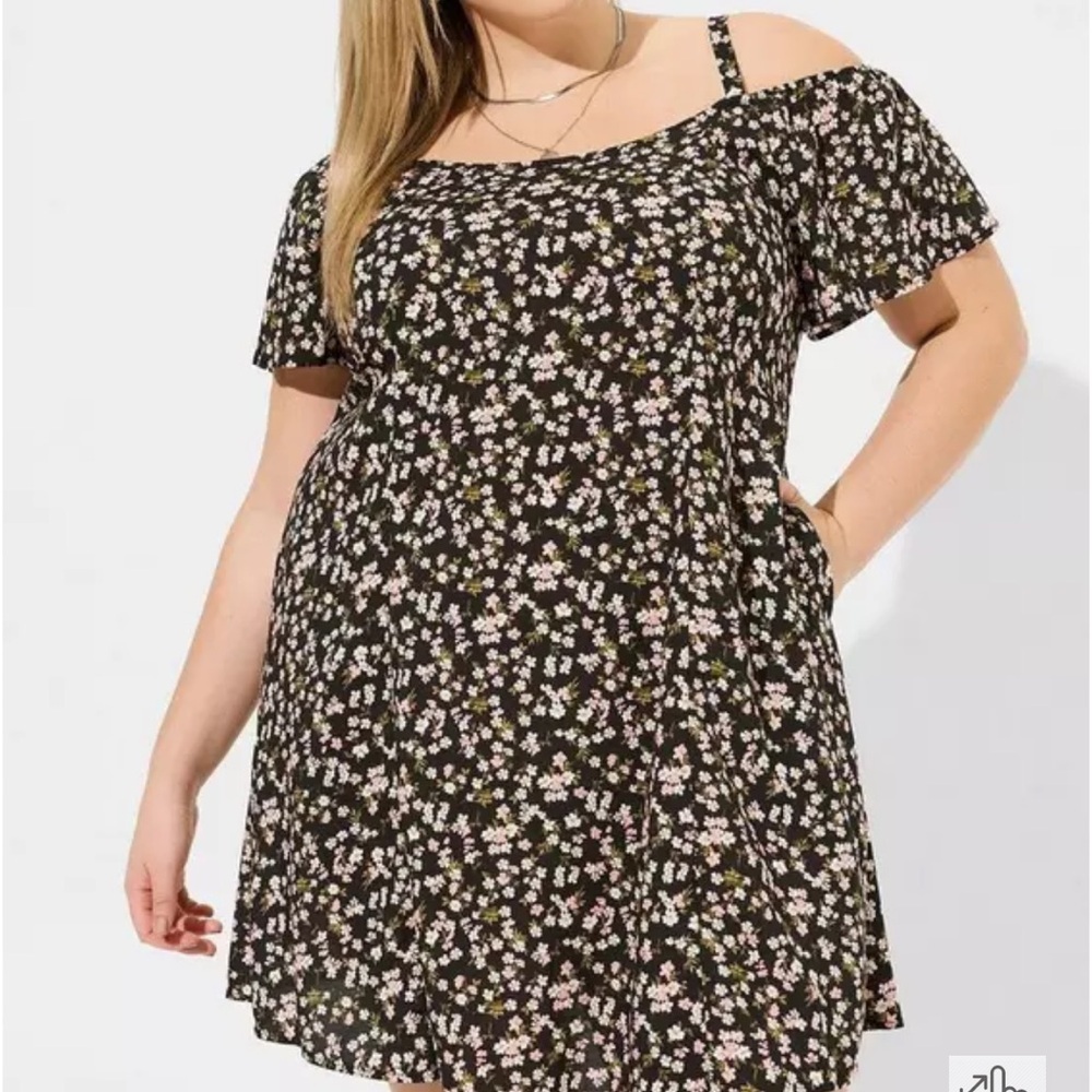 Torrid Plus Size Black Floral Mini Challis Cold Shoulder Dress With Pockets 3x